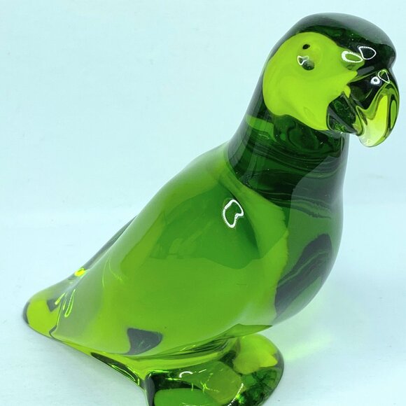 Baccarat Crystal Parrot transparent green hue 4